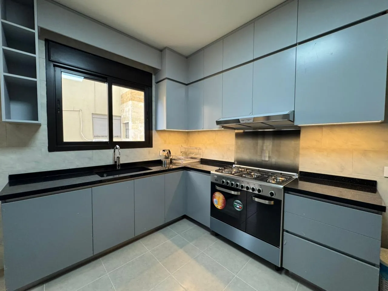 Fully Decorated and Furnished Apartment For Rent In Ain Saadeh — الصورة 4