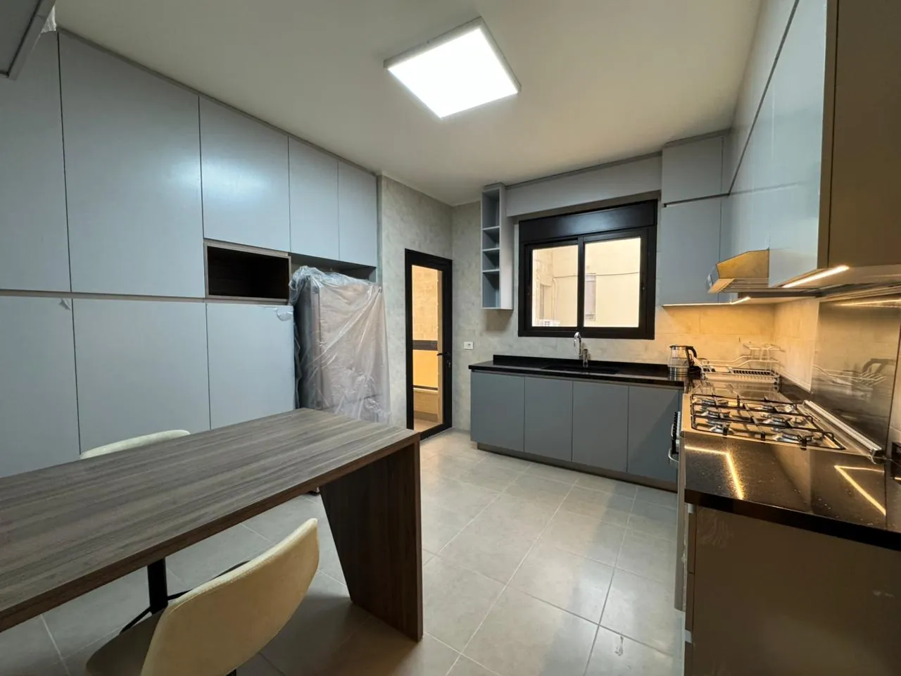 Fully Decorated and Furnished Apartment For Rent In Ain Saadeh — الصورة 7