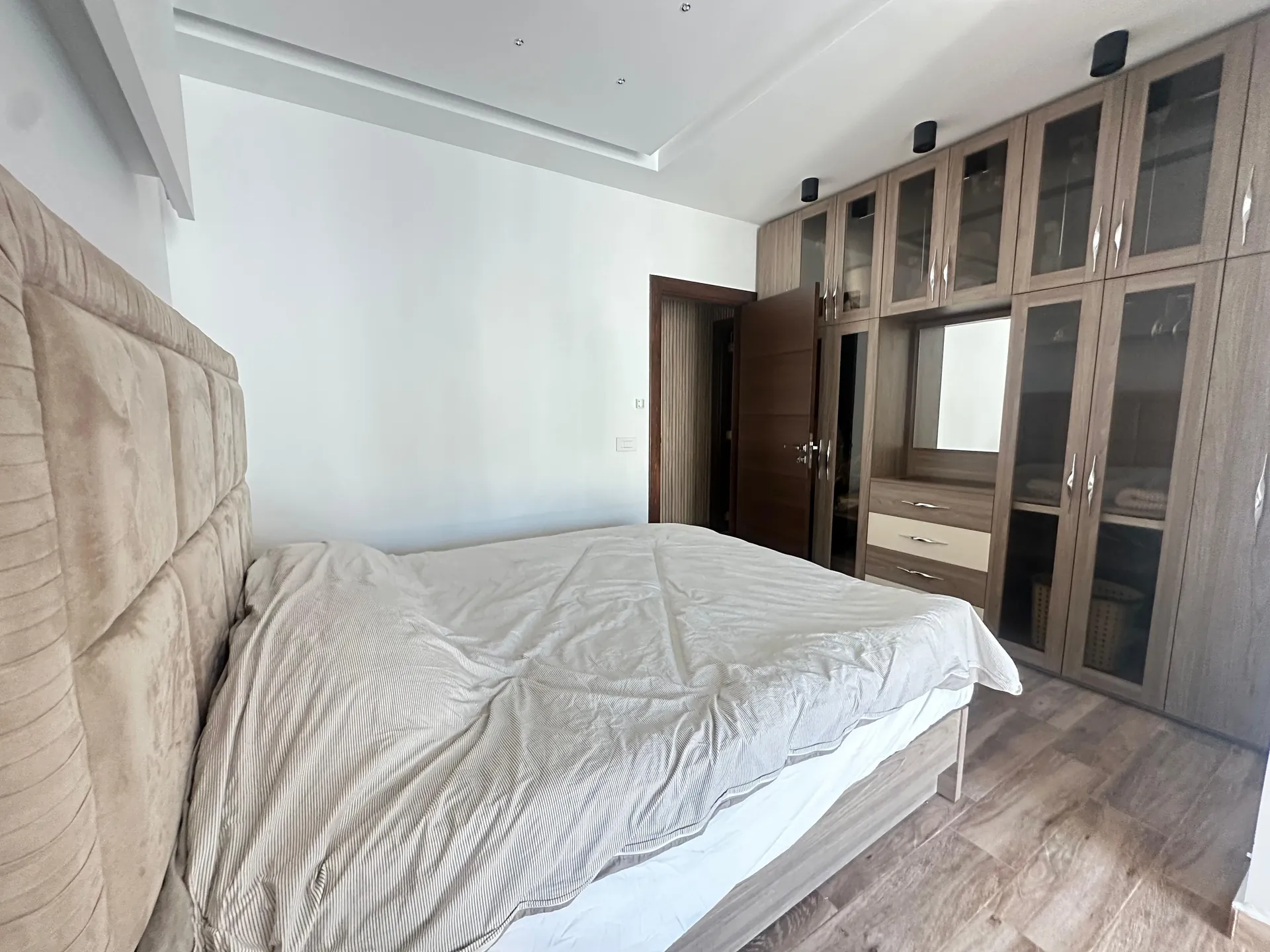 Modern, Furnished & Decorated Apartment For Rent in Betchay — الصورة 10