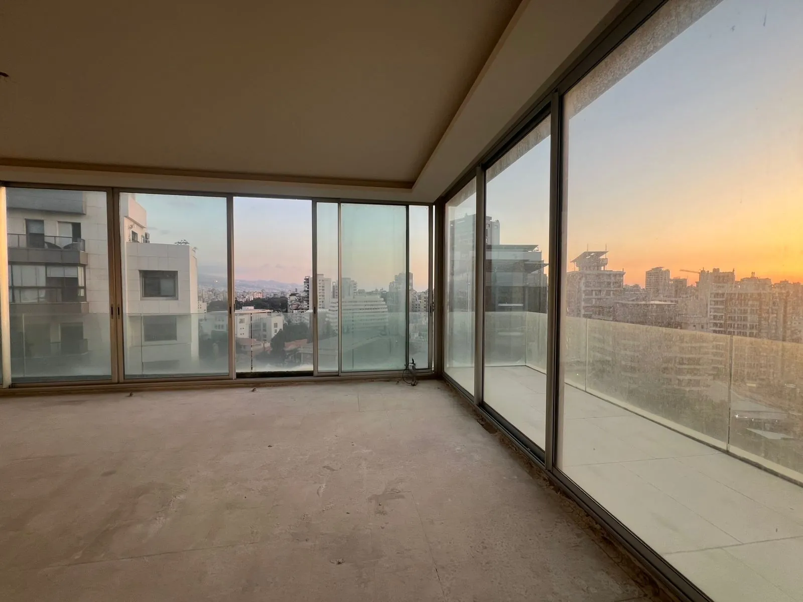 Private Living! 3-Bedroom Duplex For Sale in Achrafieh, Nazareth — الصورة 4