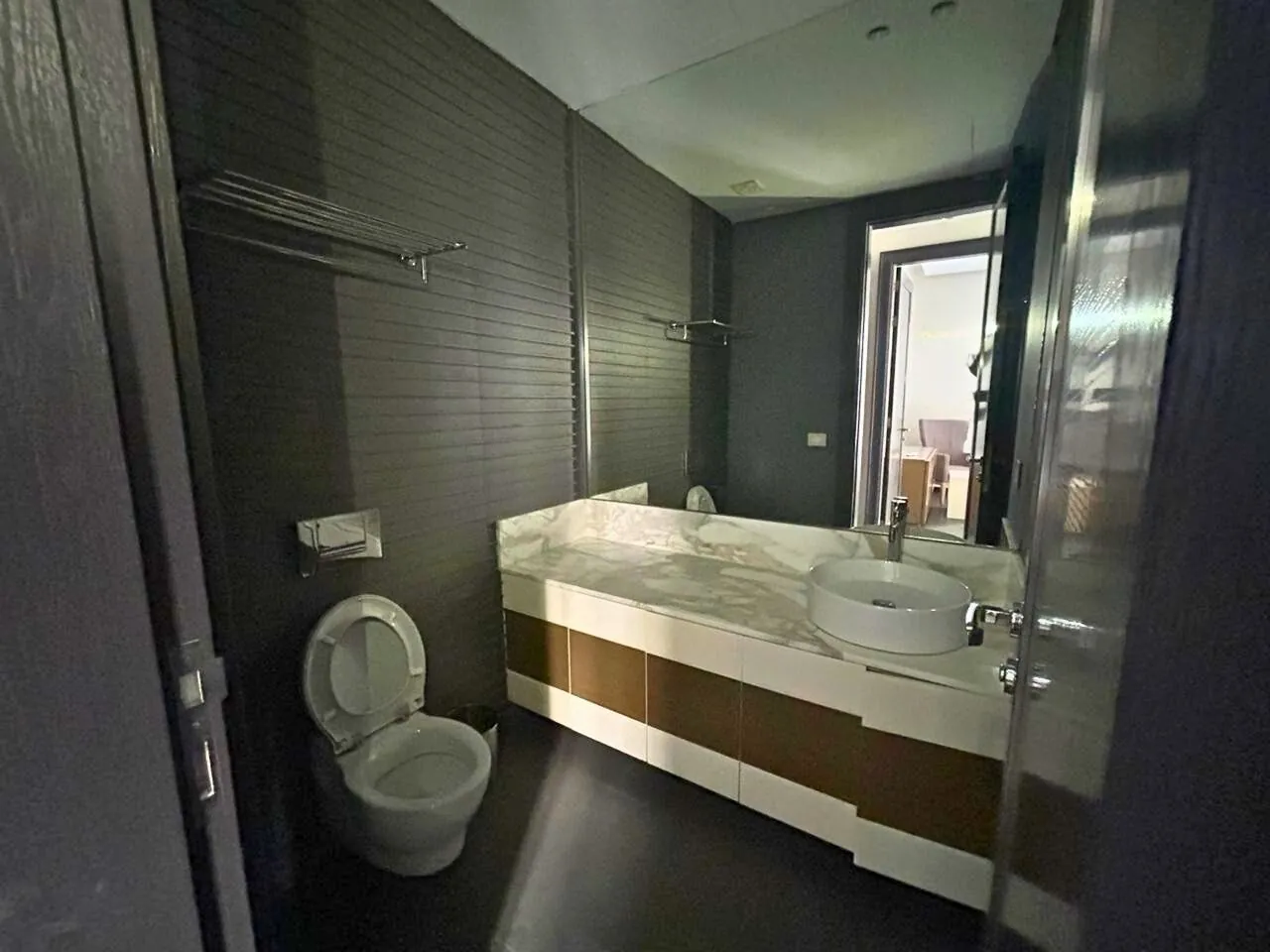 Furnished Apartment with City View For Rent in Prime Location in Down Town — الصورة 10