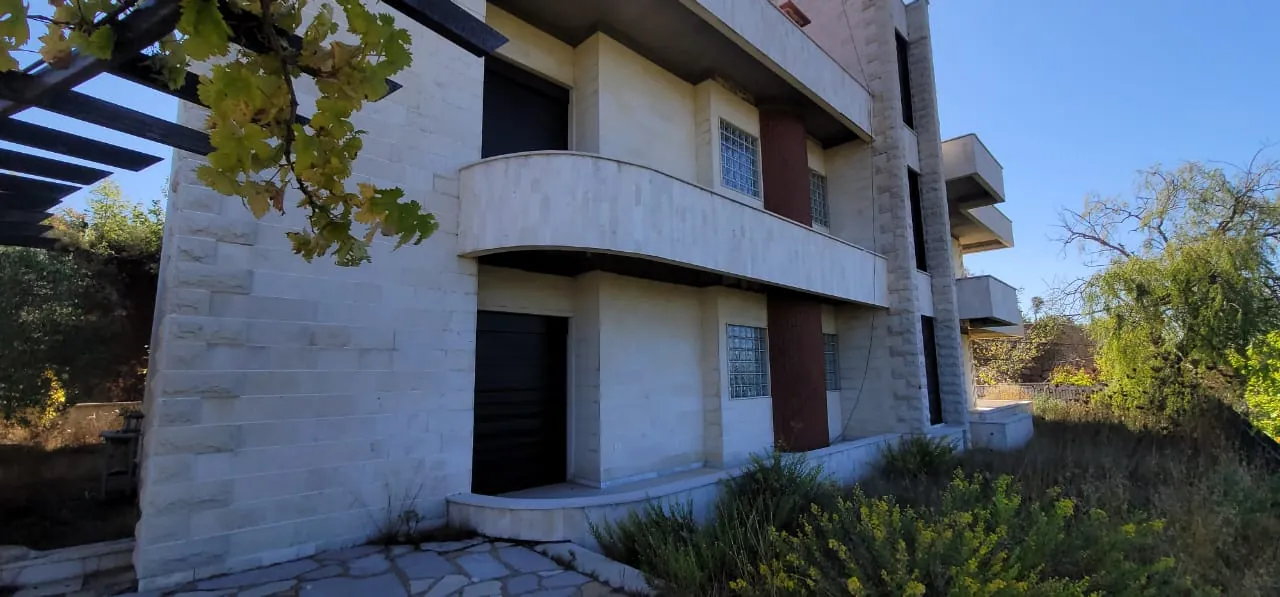 Core and Shell Villa For Sale in Kfarzebian Village — الصورة 2