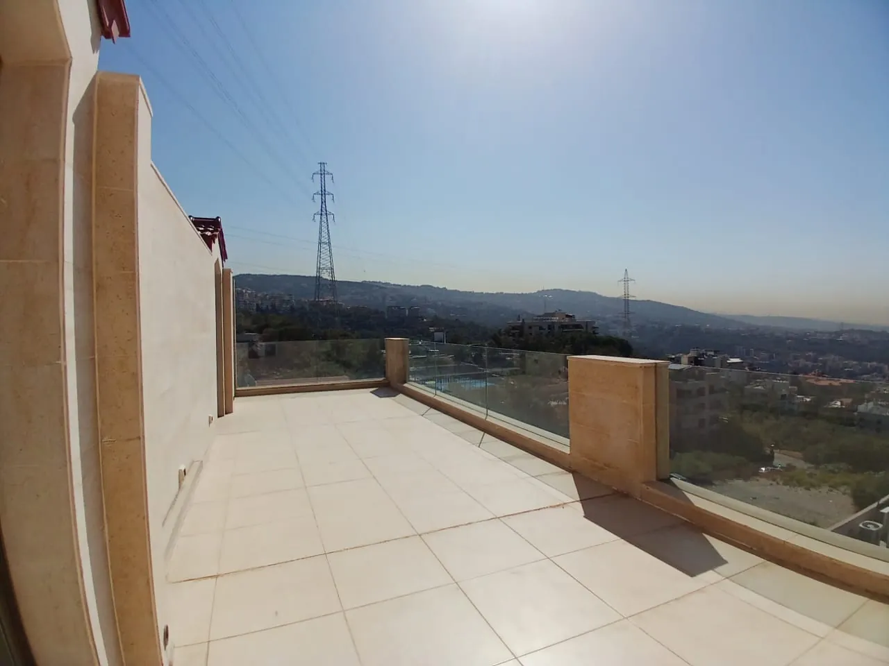 Office With A Spacious Terrace For Rent In A Prime Location In Biyada — الصورة 2