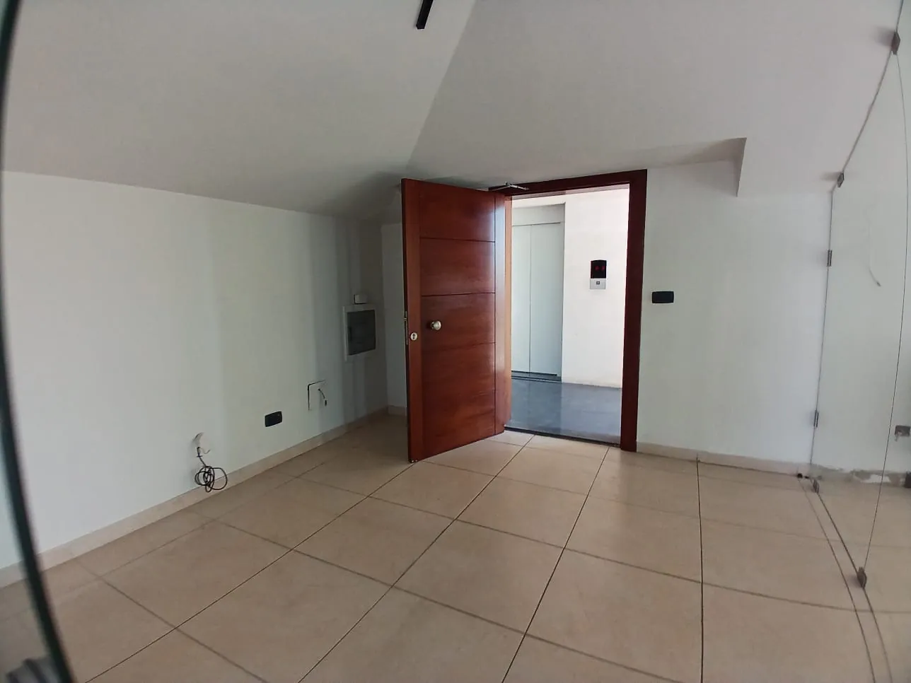 Office For Rent In A Prime Location In Biyada — الصورة 2