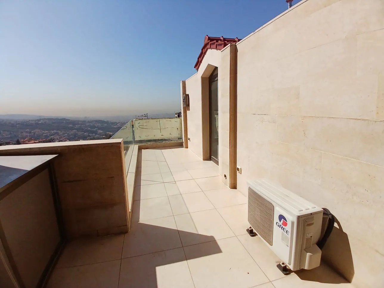 Office For Rent In A Prime Location In Biyada — الصورة 5