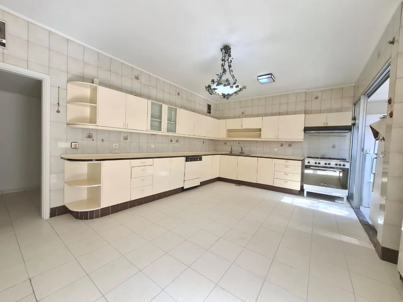 Spacious Apartment For Rent in A Gated Community in Sahel Alma — الصورة 6