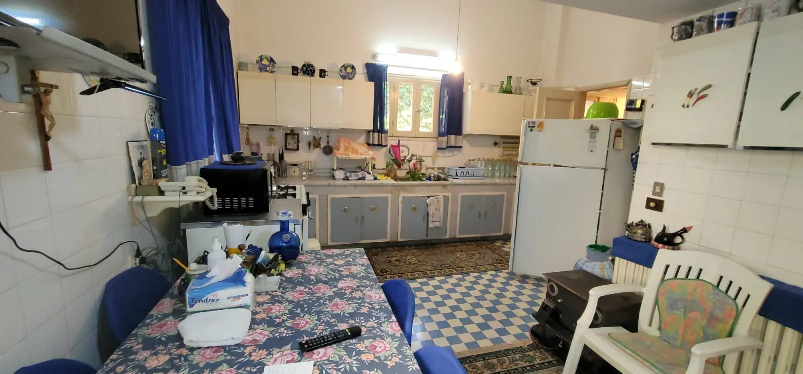 Old Furnished Stand-Alone House For Rent in Ain El Rihani — الصورة 3