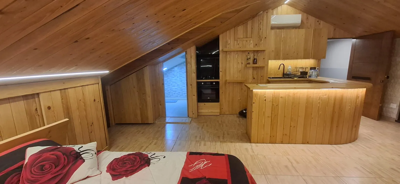 Rooftop Studio with Amazing Open Sea & City View For Rent in Biakout — photo 2