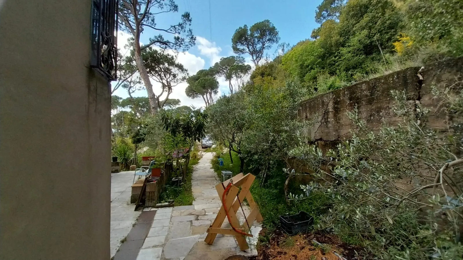Spacious Villa With Panoramic Mountain View For Sale In Beit Meri — الصورة 10