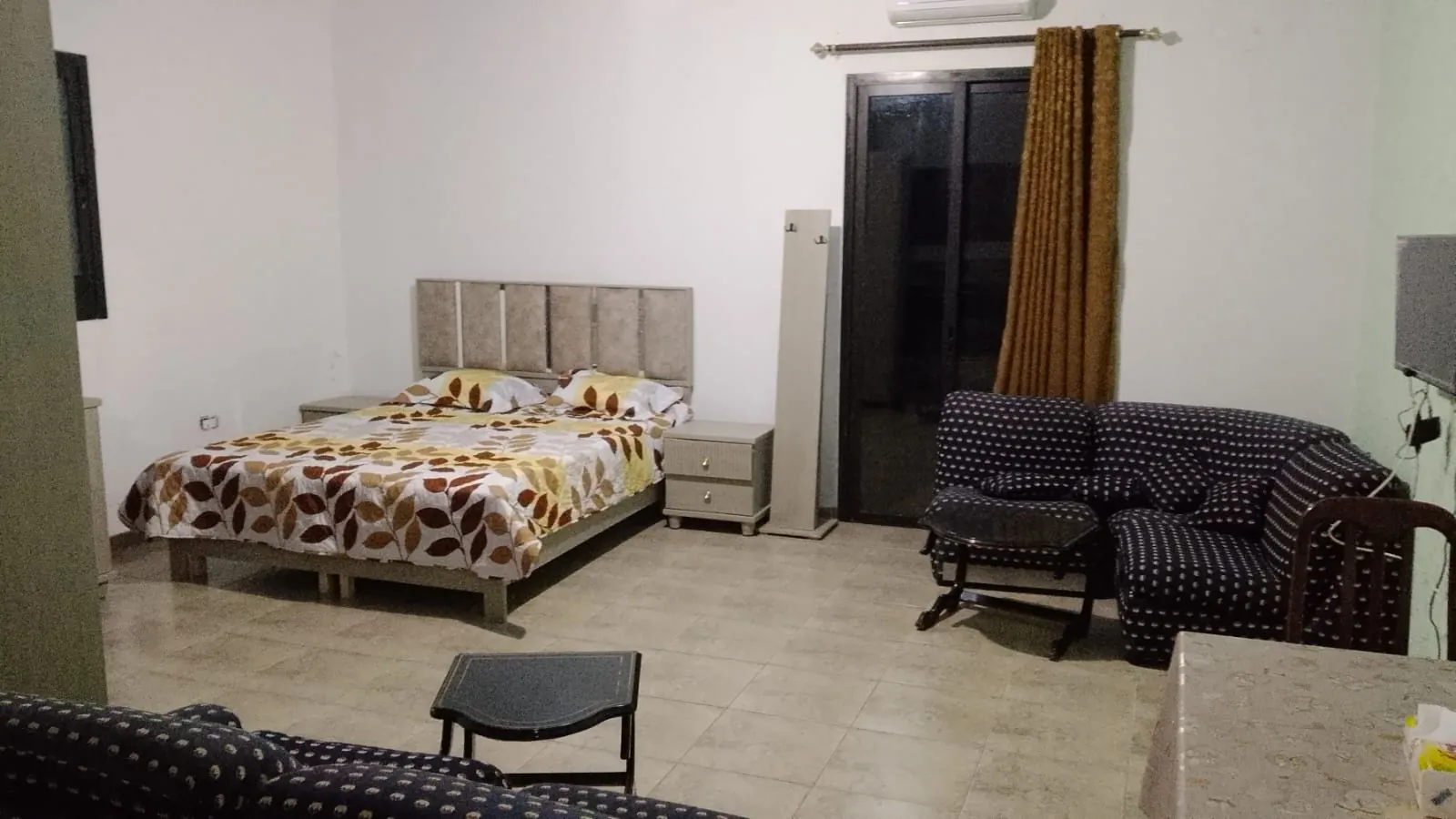 Restaurant with 6 Chalets For Sale in Abdelle - Batroun — الصورة 10