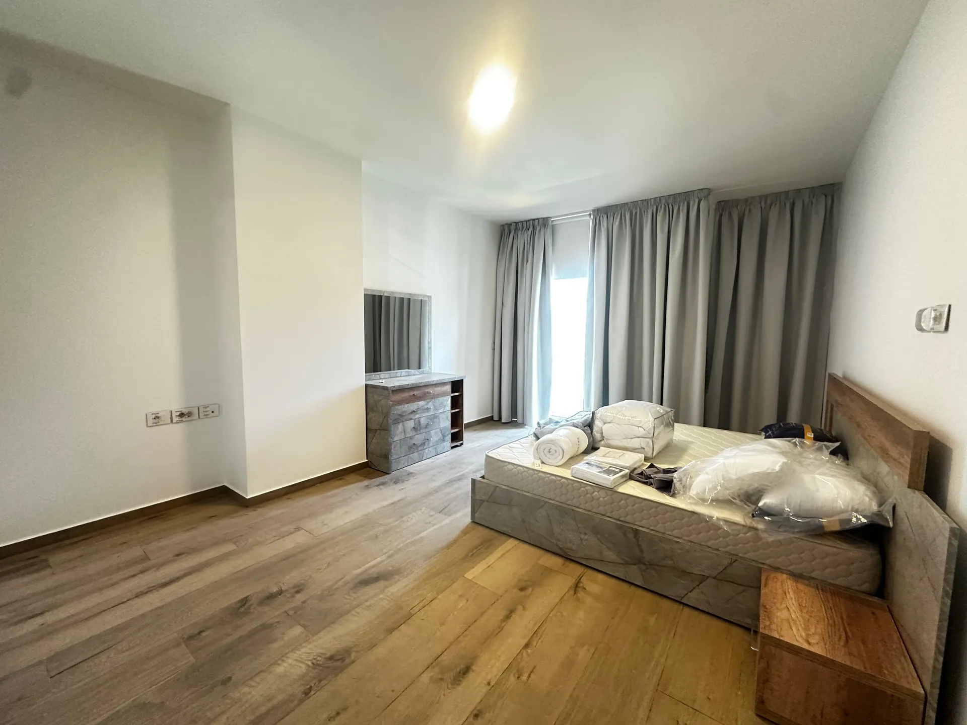 High-End 2-Bedroom Apartment For Rent in Down Town — photo 4