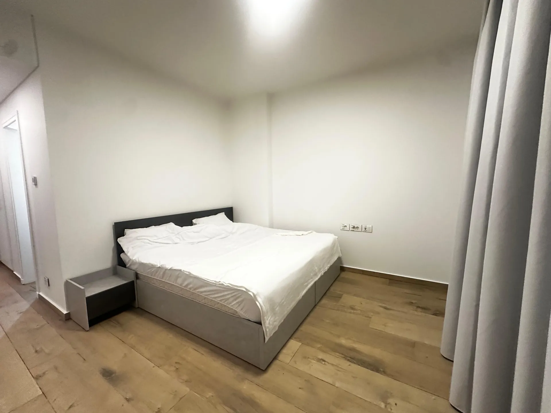 High-End 2-Bedroom Apartment For Rent in Down Town — photo 5