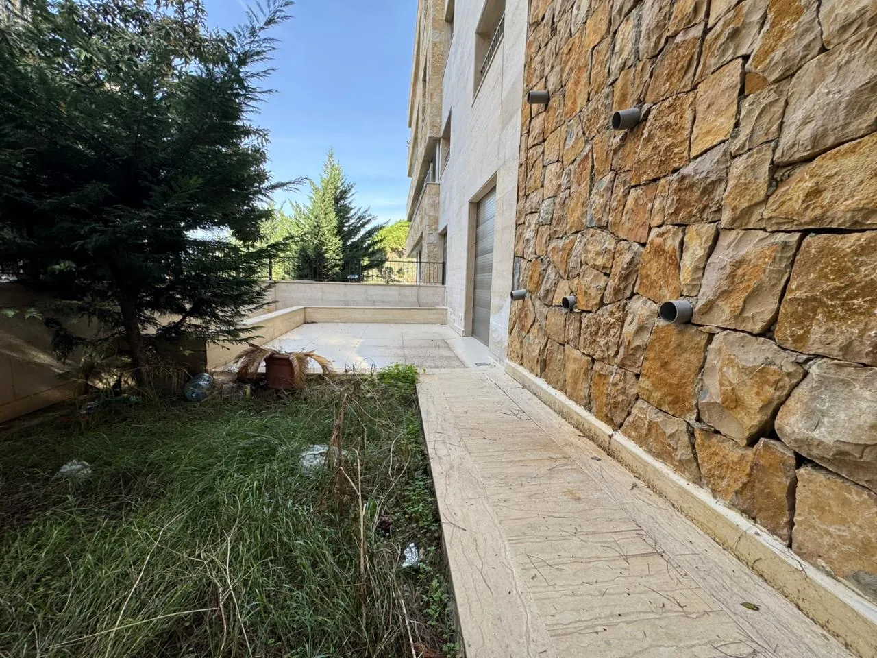 Fully Furnished Decorated Apartment For Rent in Broumana — الصورة 3