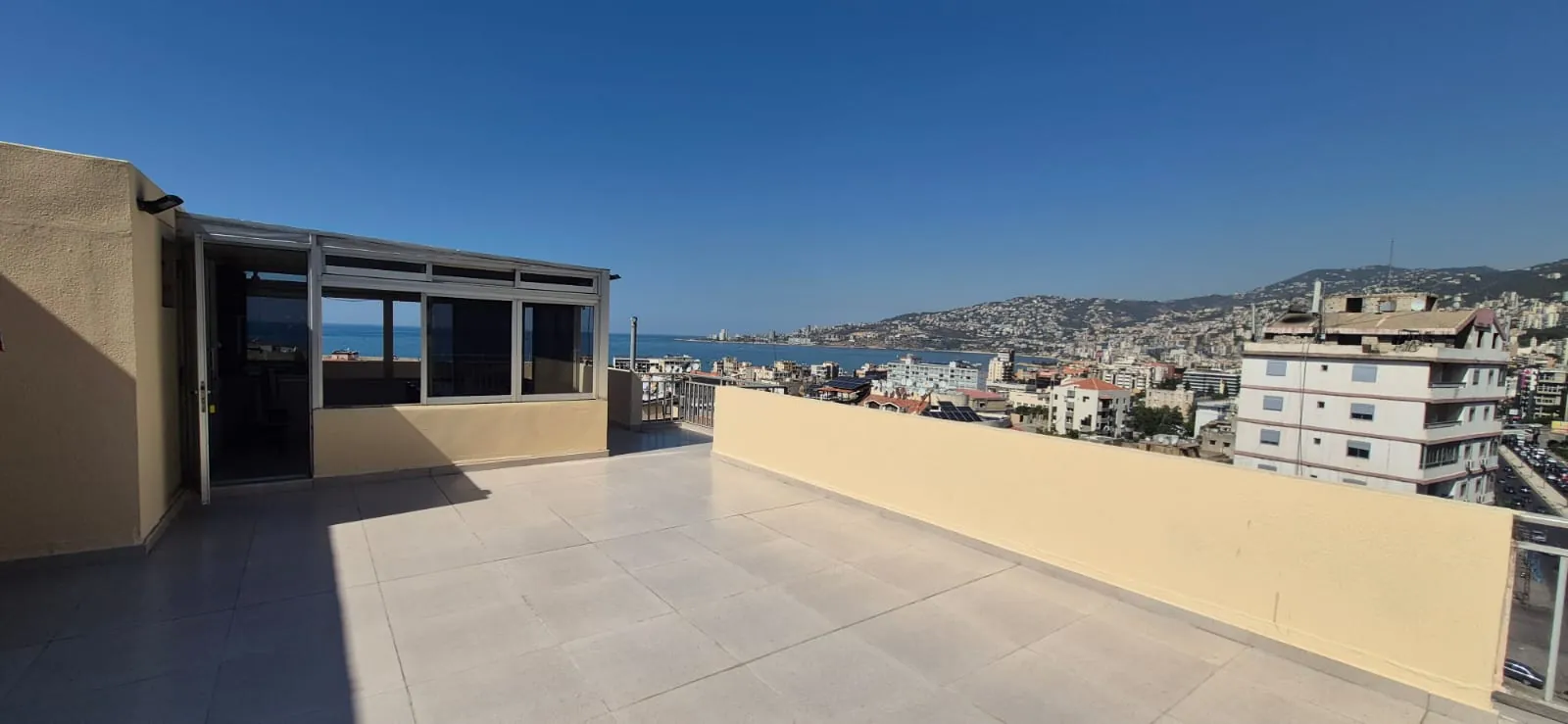 Furnished Apartment With Terrace For Rent in Jounieh — الصورة 3