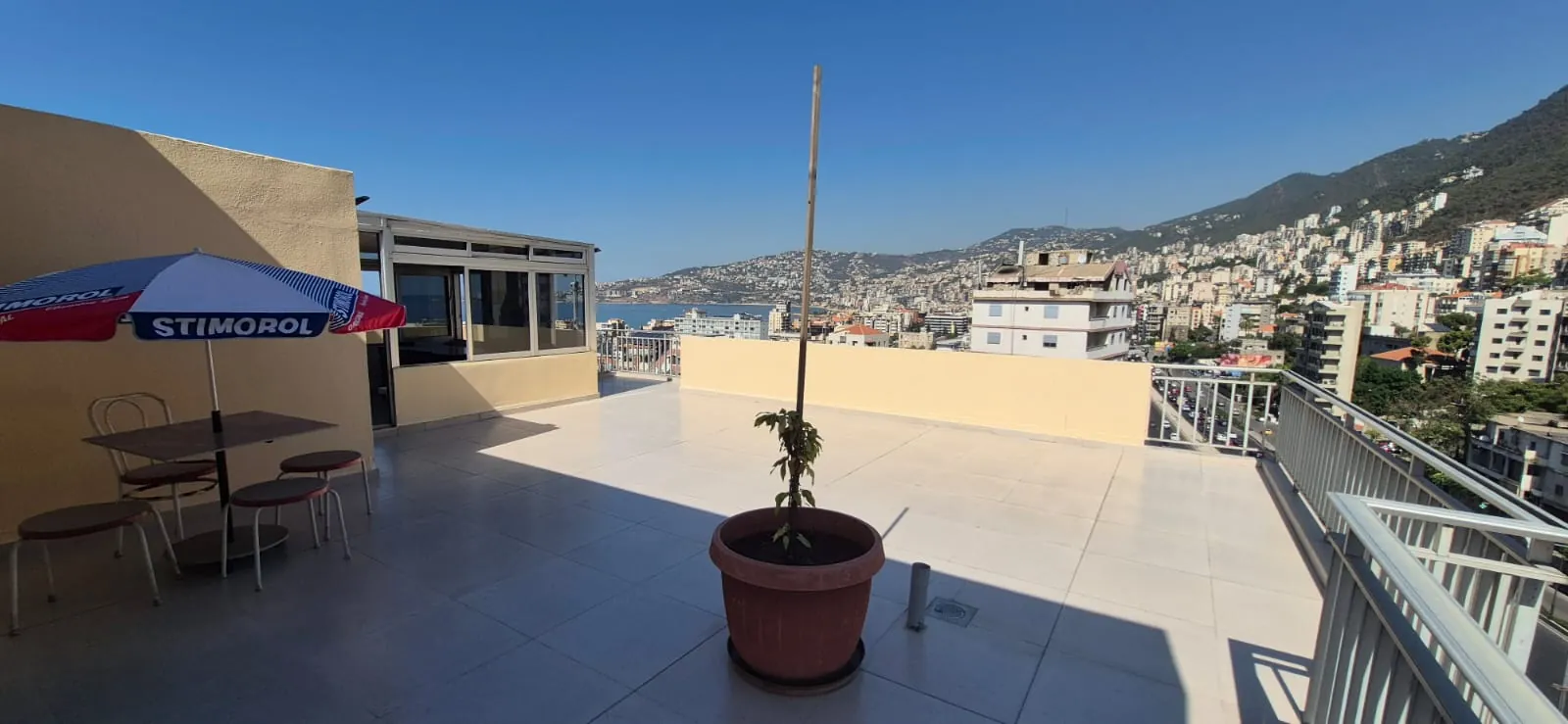 Furnished Apartment With Terrace For Rent in Jounieh — الصورة 4
