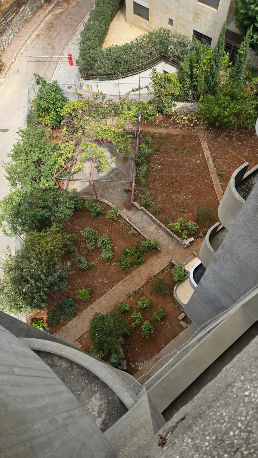 Under-Construction Building For Sale in Ballouneh — الصورة 5