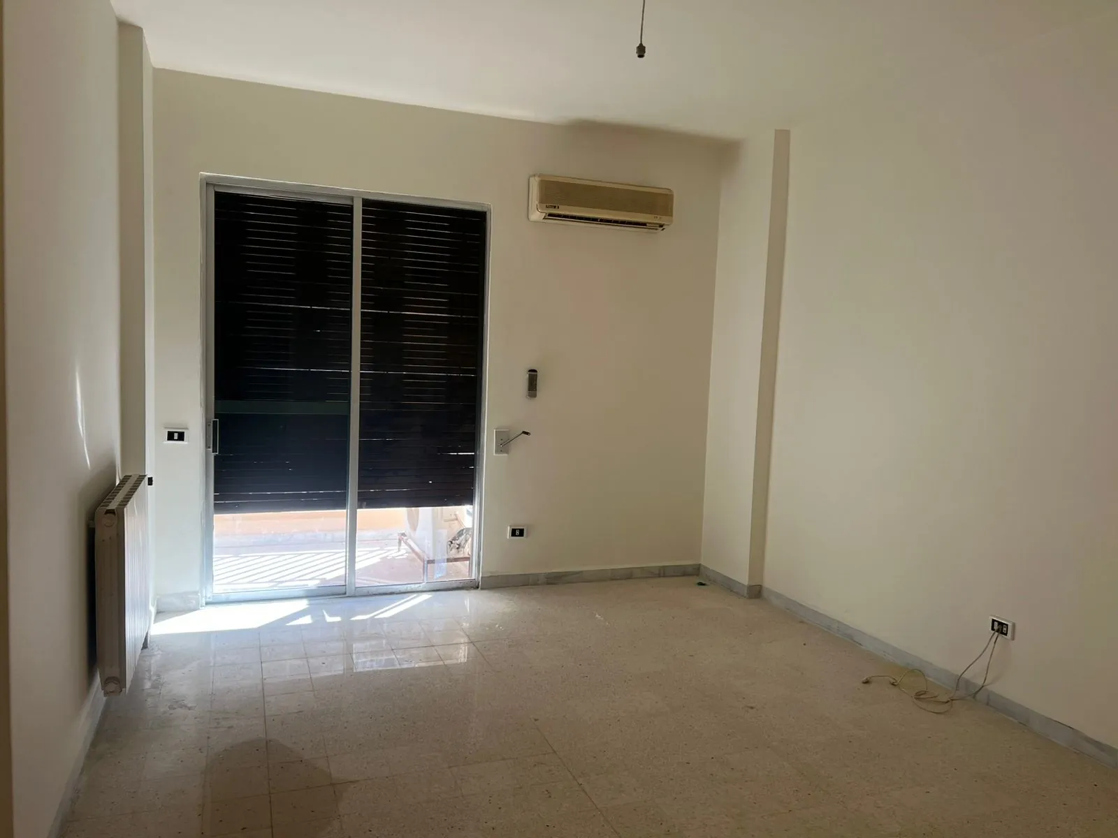 Spacious Apartment For Sale in Dawhet Aramoun — الصورة 3