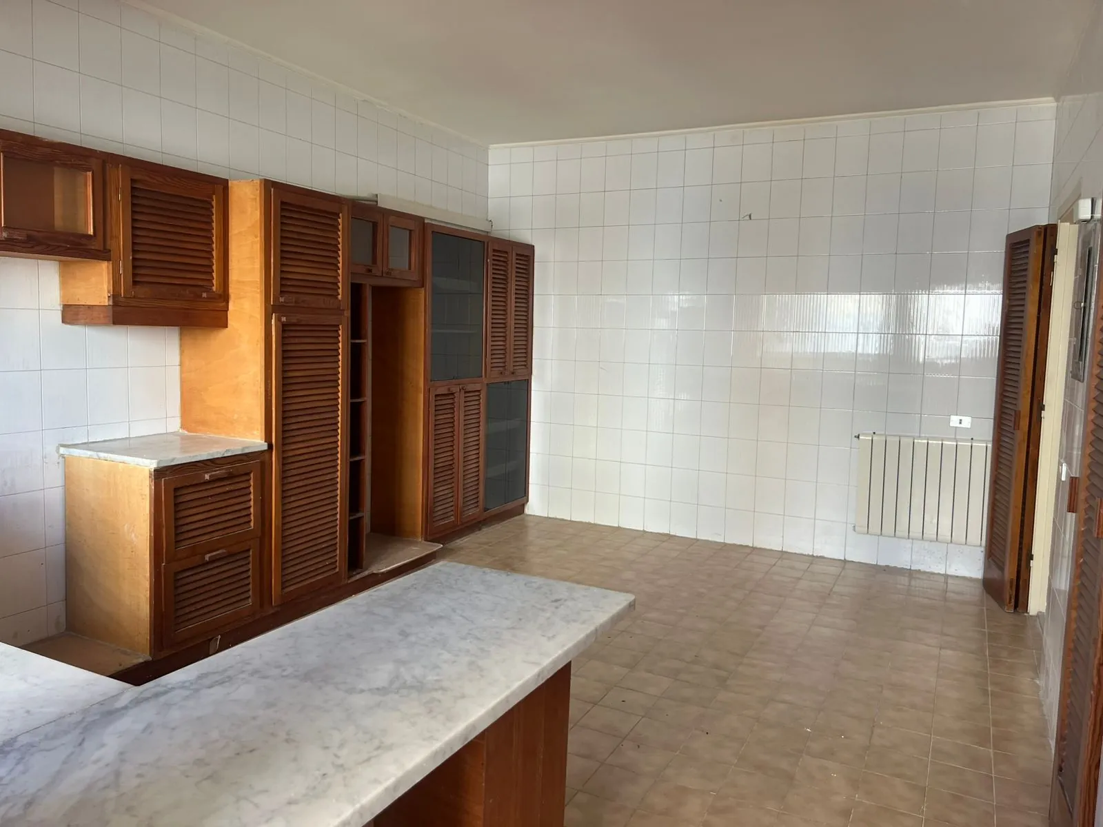 Spacious Apartment For Sale in Dawhet Aramoun — الصورة 3