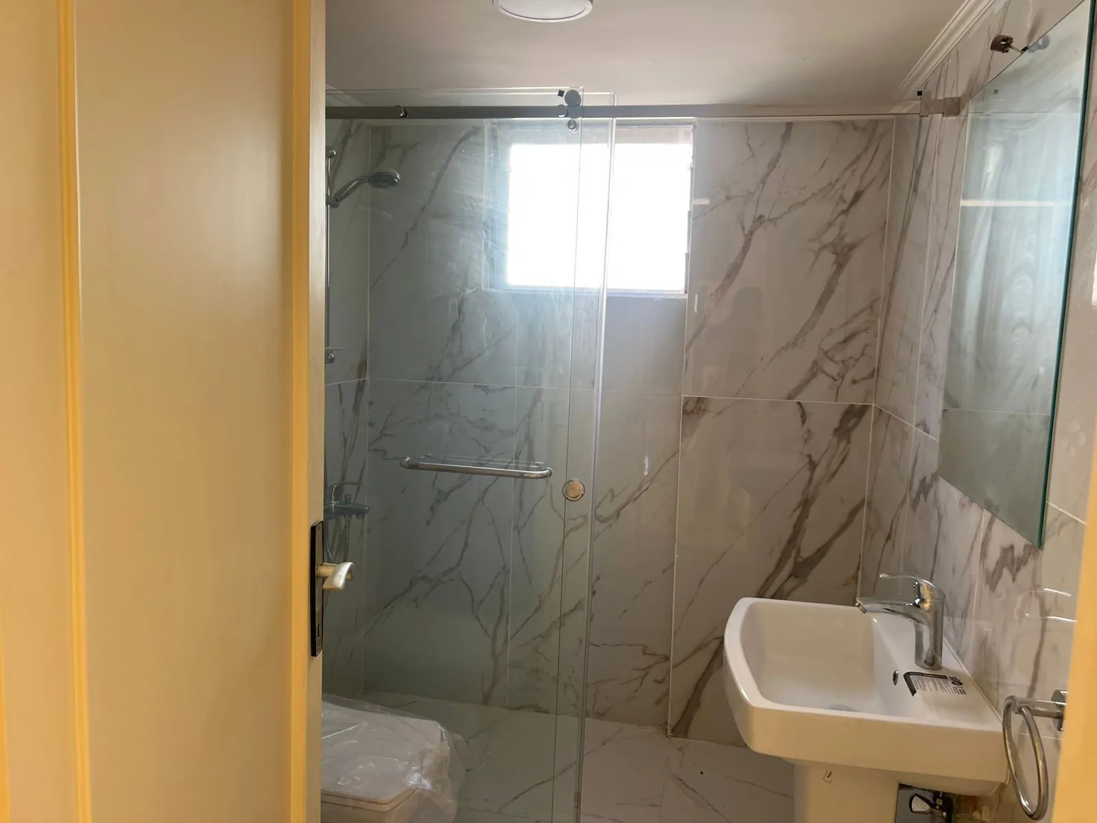 Spacious Apartment For Sale in Dawhet Aramoun — الصورة 7