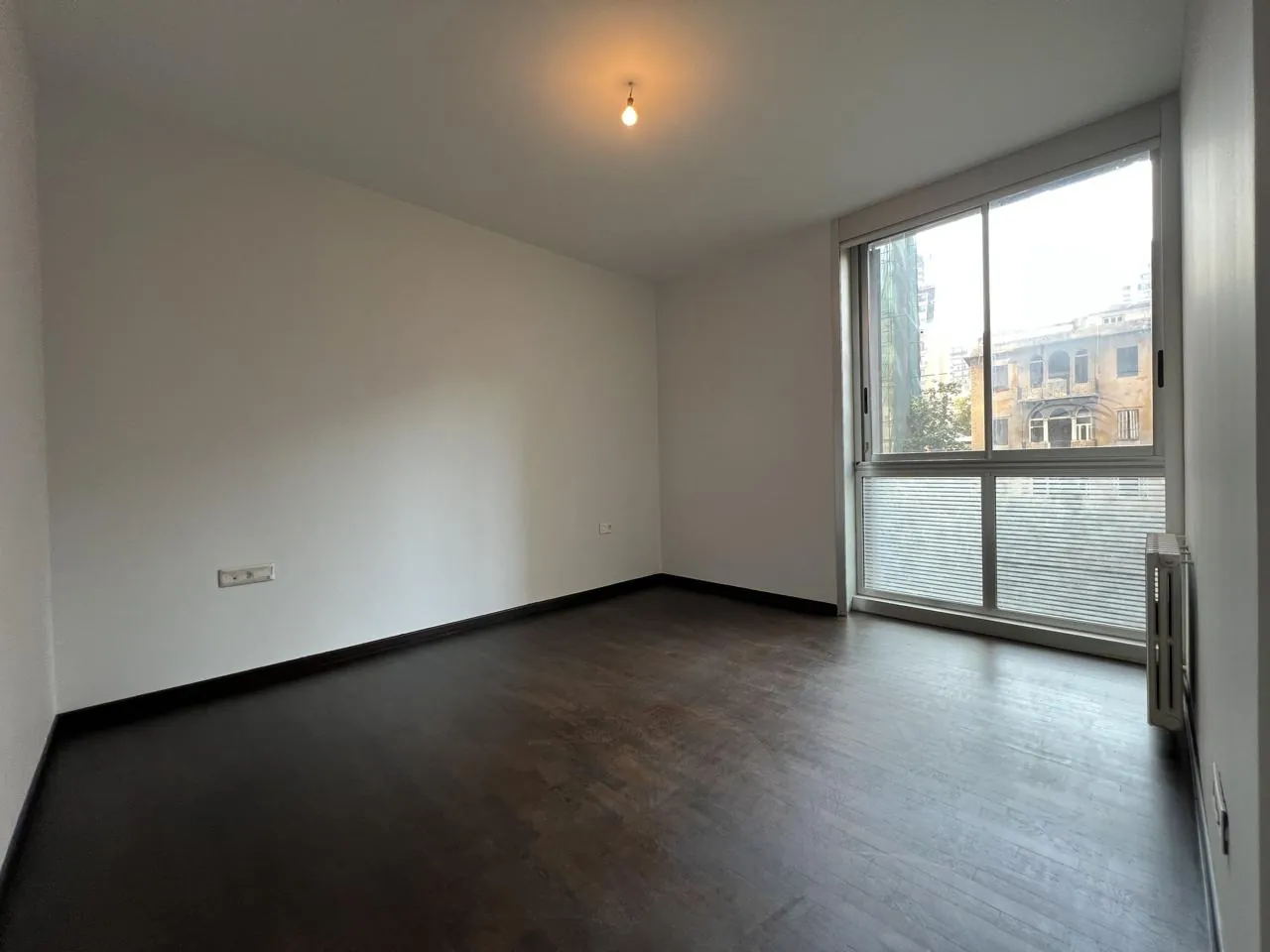 Refined & Spacious Apartment For Rent in Gemayzeh — الصورة 9