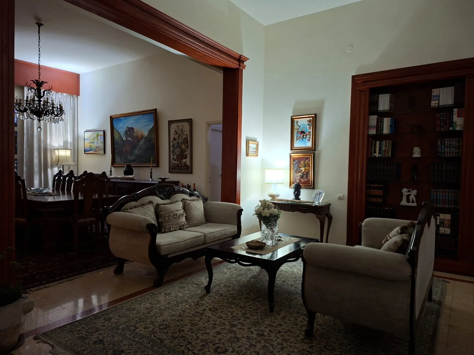 4-Floor Building For Rent in a Select Location in Gemmayzeh — الصورة 5
