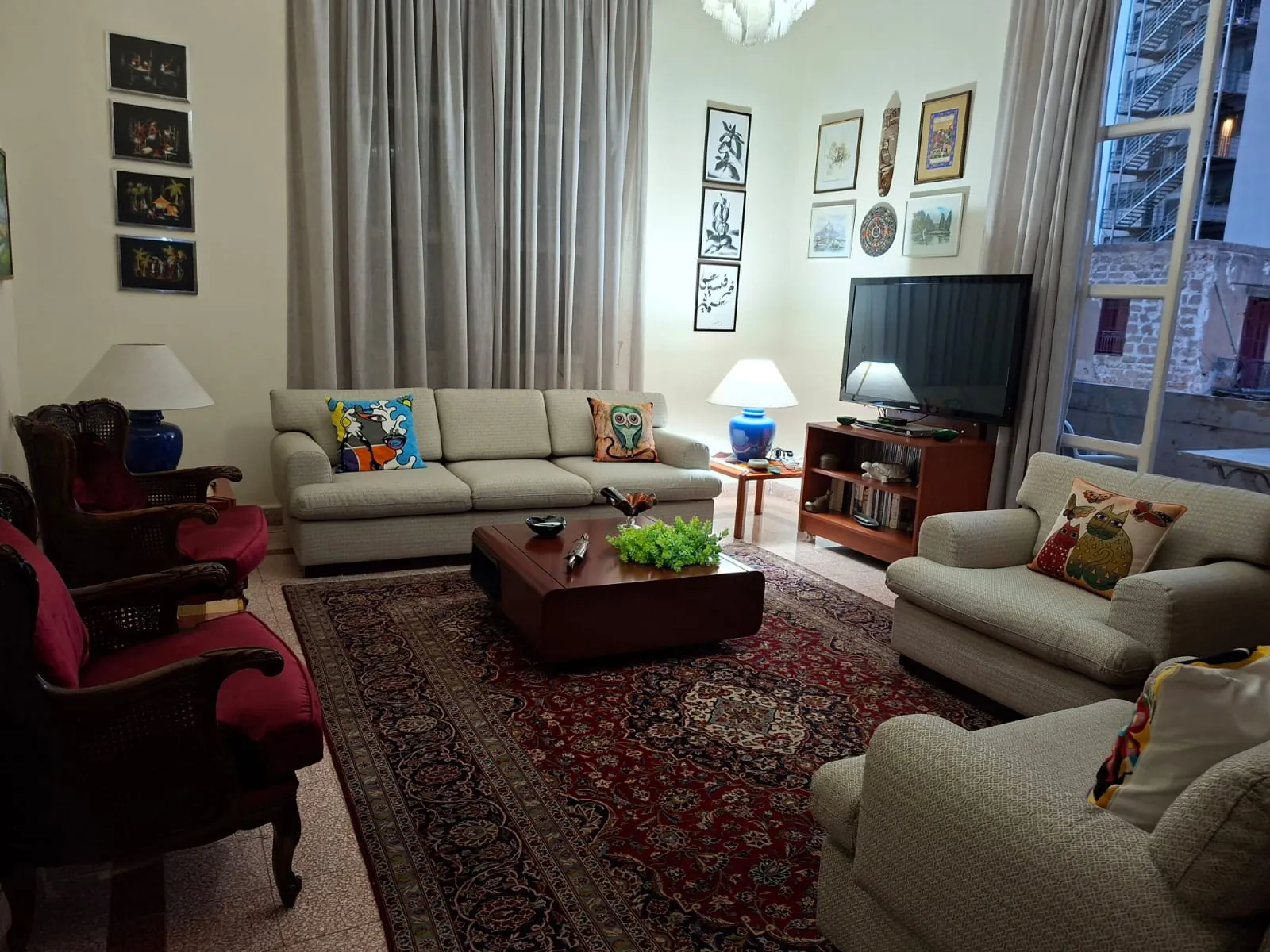 4-Floor Building For Rent in a Select Location in Gemmayzeh — الصورة 7