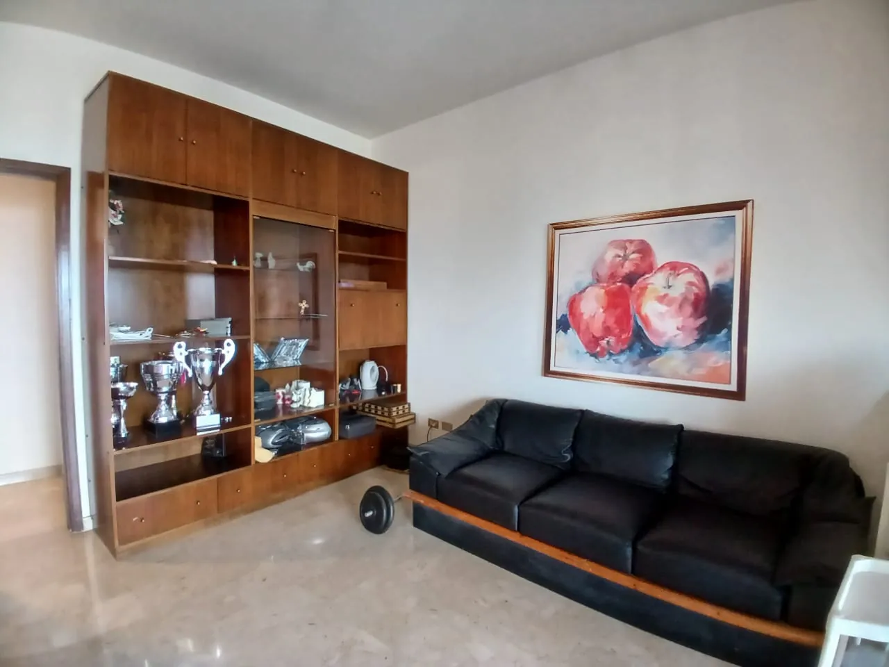 Spacious Apartment With Open View For Sale in A Prime Location in Zalka — الصورة 2