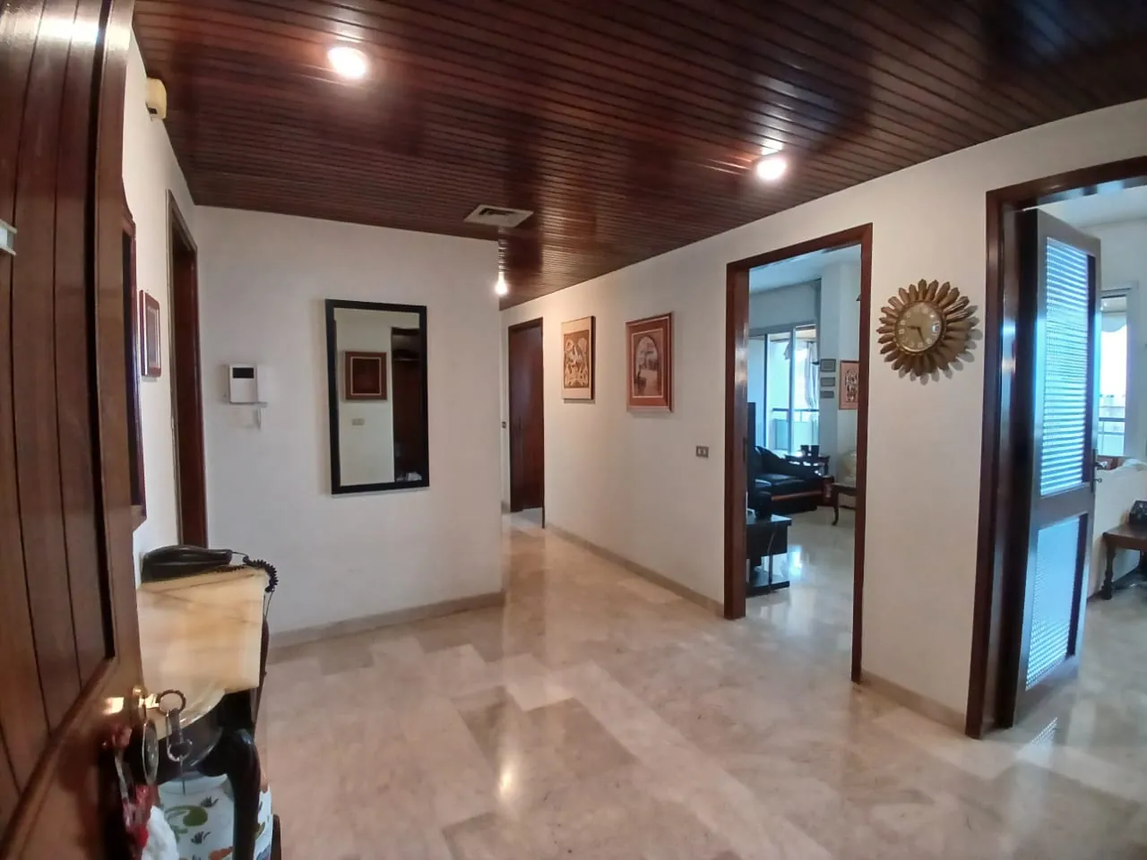 Spacious Apartment With Open View For Sale in A Prime Location in Zalka — الصورة 3