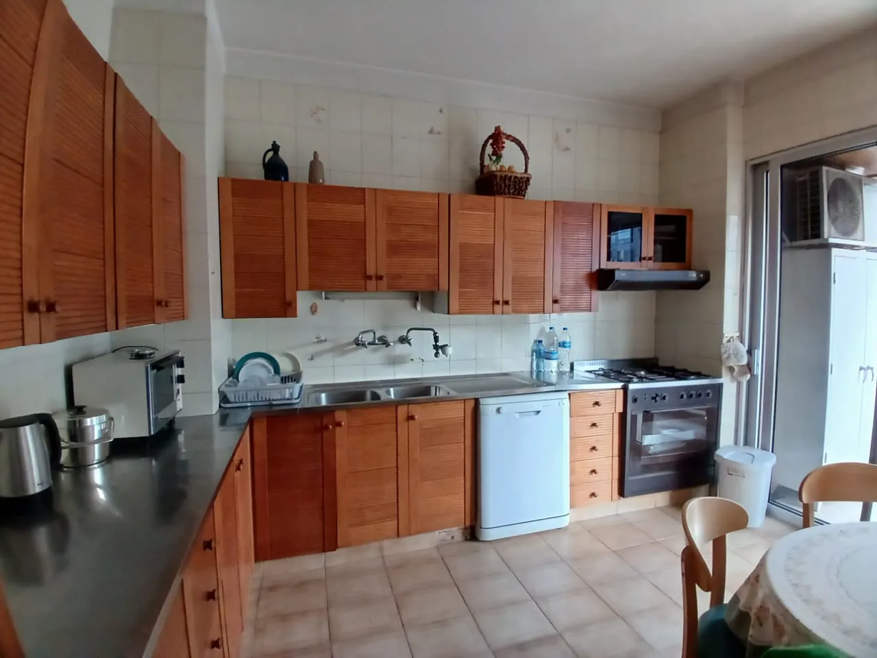 Spacious Apartment With Open View For Sale in A Prime Location in Zalka — الصورة 4