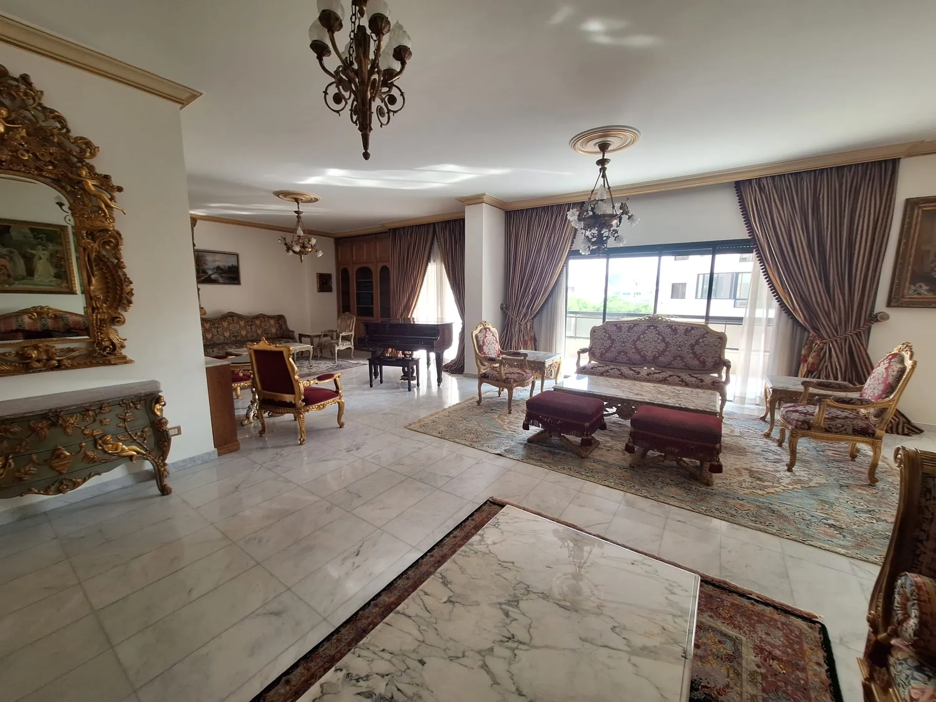 Fully Furnished Apartment For Rent in Horsh Tabet — الصورة 3