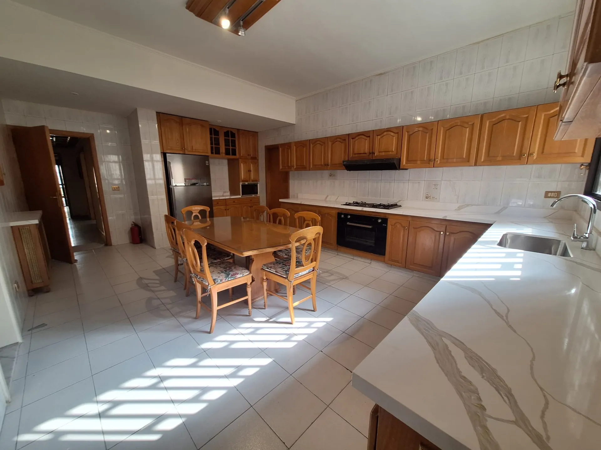 Fully Furnished Apartment For Rent in Horsh Tabet — الصورة 6