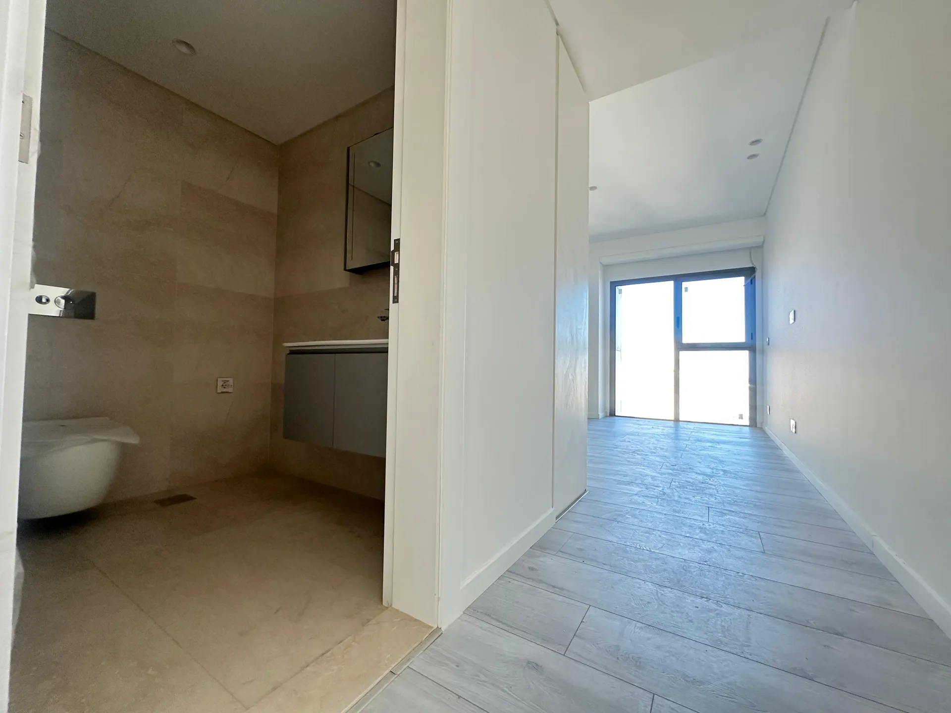 Brand New! 3-Bedroom Apartment For Rent in Prime Location in Achrafieh, Mar Mitr — الصورة 7