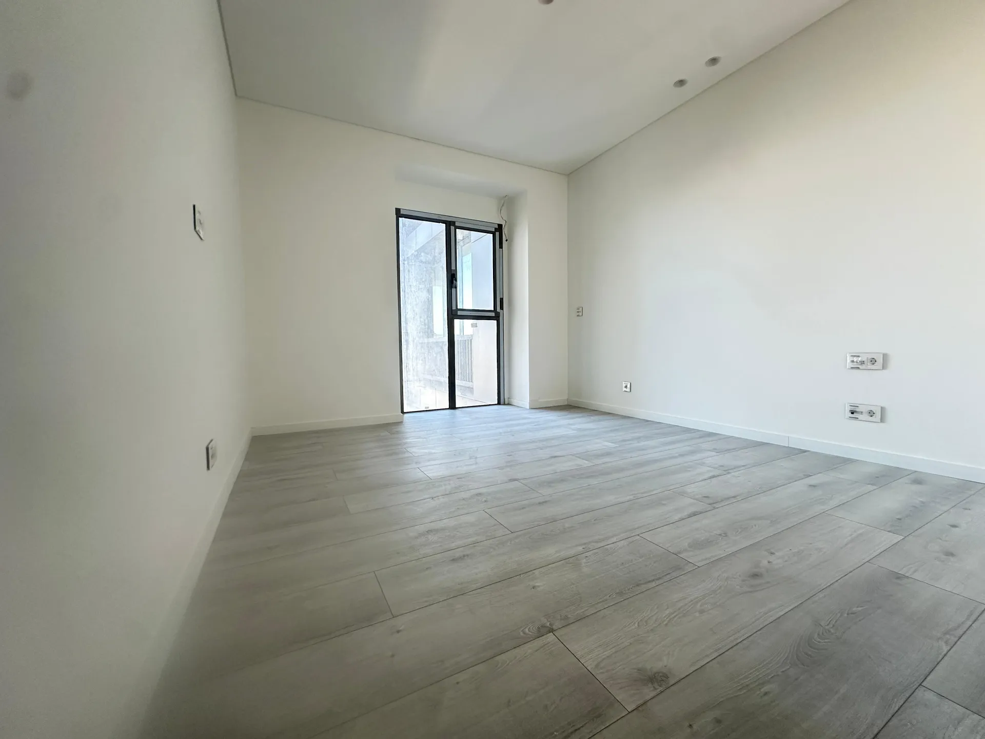 Brand New! 3-Bedroom Apartment For Rent in Prime Location in Achrafieh, Mar Mitr — الصورة 8