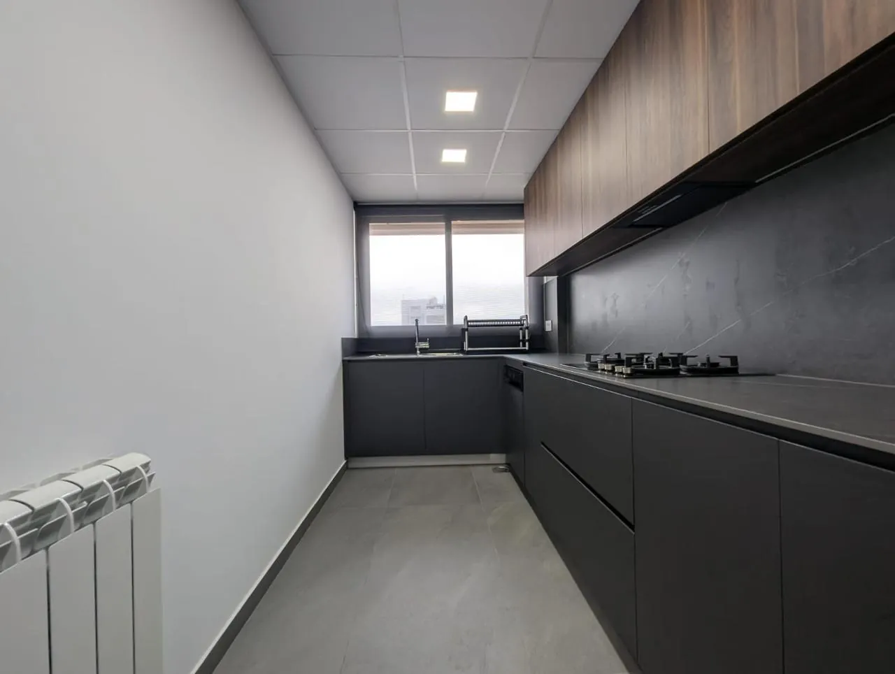 Modern & Furnished 2-Bedroom Apartment For Rent in Achrafieh, Saydeh — الصورة 3