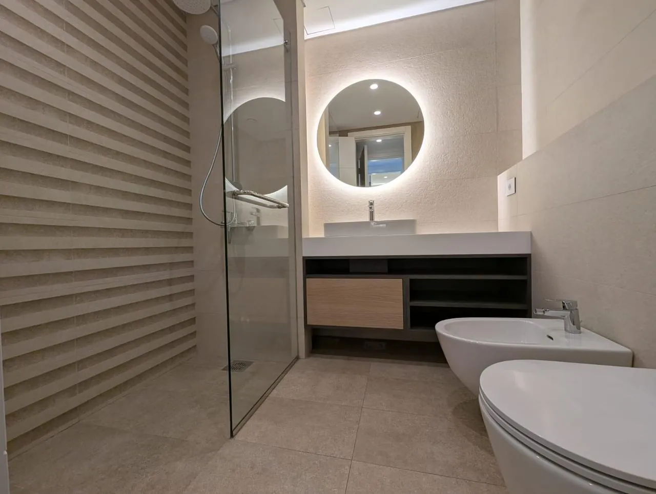 Modern & Furnished 2-Bedroom Apartment For Rent in Achrafieh, Saydeh — الصورة 8