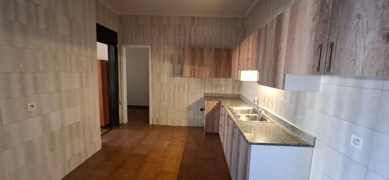 Spacious Apartment For Rent in Qannabet Broumana — الصورة 3