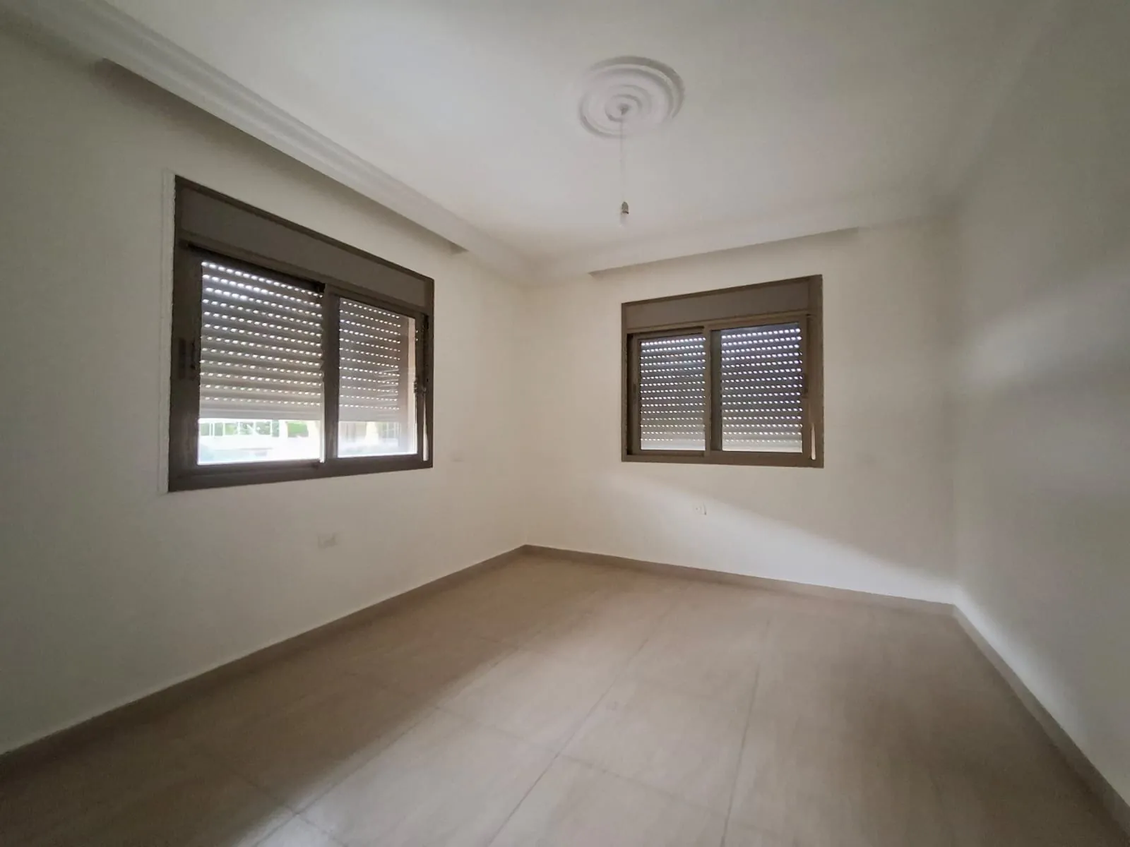 Spacious 3-bedroom Apartment With Sea View For Rent in Kfarhbeib — الصورة 6