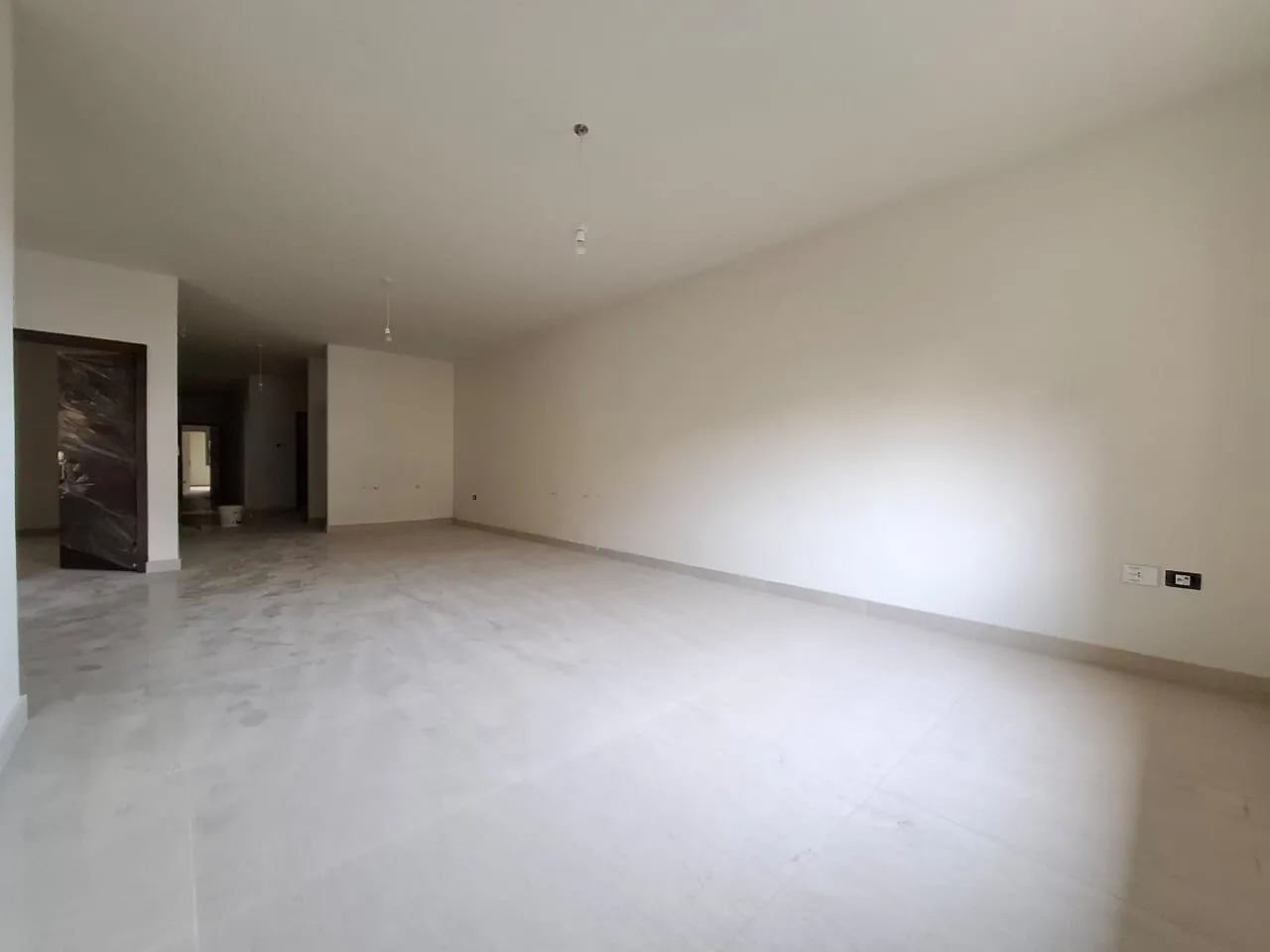 Spacious Lovely 3-Bedroom Apartment For Rent in Ballouneh — الصورة 5