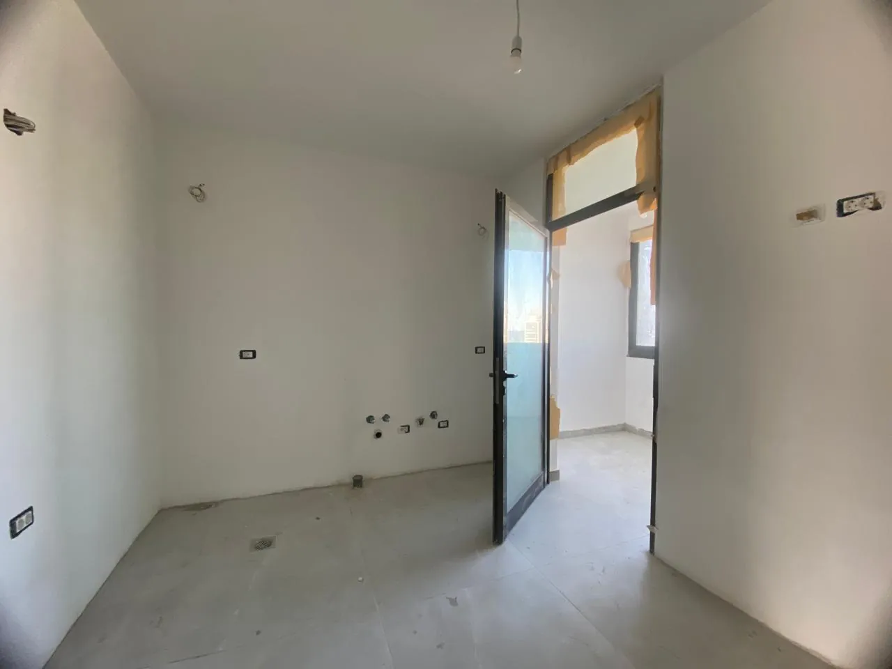 Brand New 3-Bedroom Apartment with Amazing Sea View For Sale in Zoukak El Blat — الصورة 4