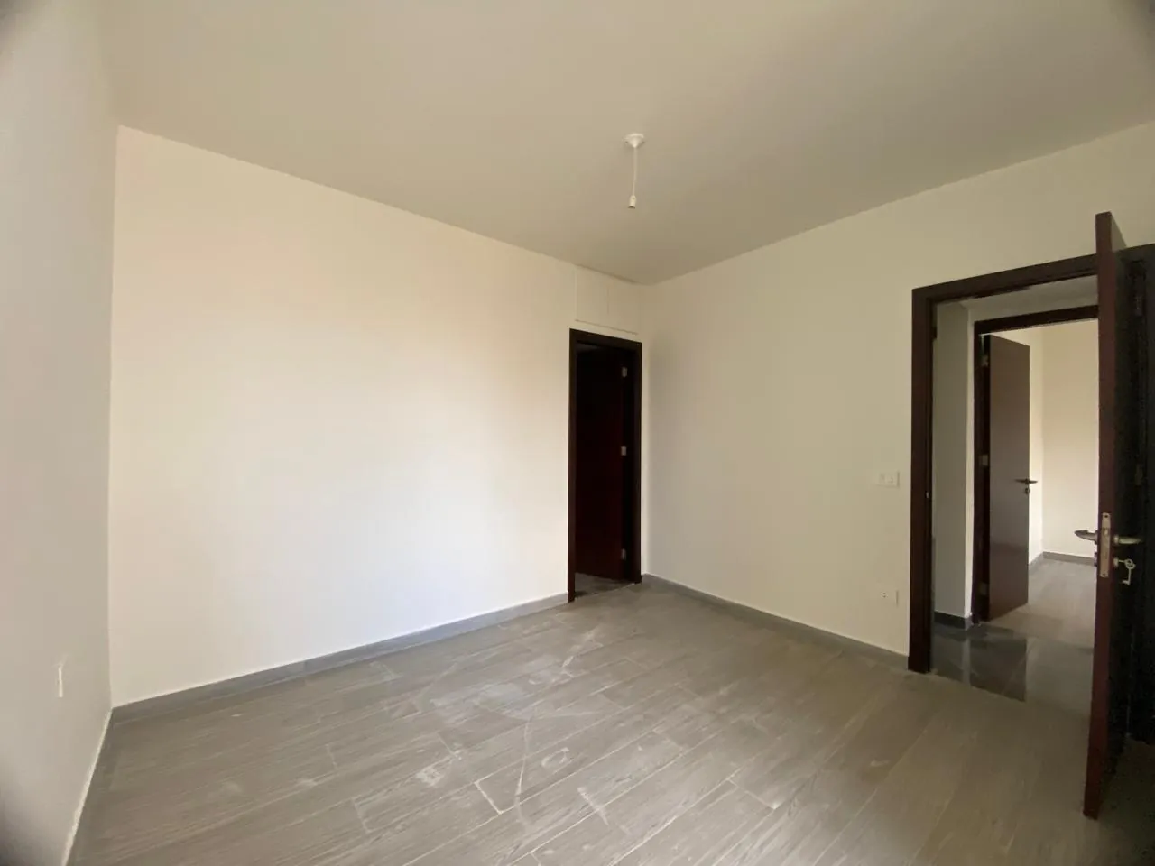 3-Bedroom Apartment For Rent in Mar Elias, Beirut — الصورة 4