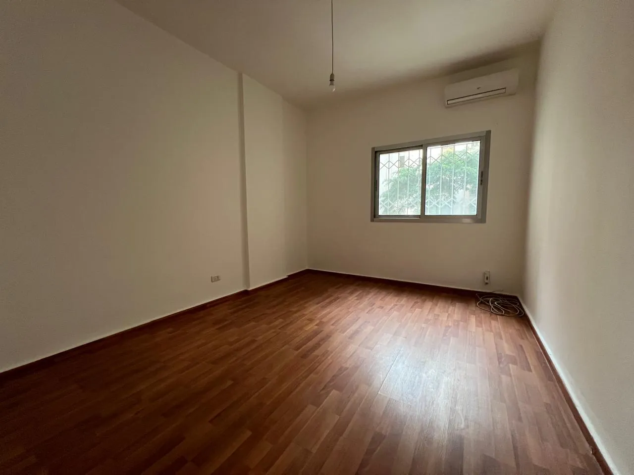 Nice 3-Bedroom Apartment For Rent in Achrafieh, Sioufi — الصورة 6