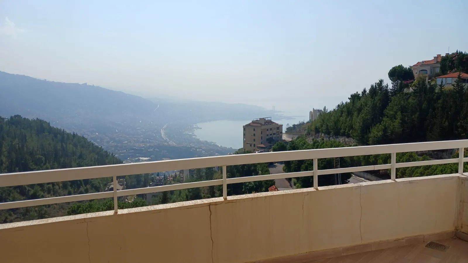 An Apartment With Sea And Mountain View For Sale In Adma — الصورة 3