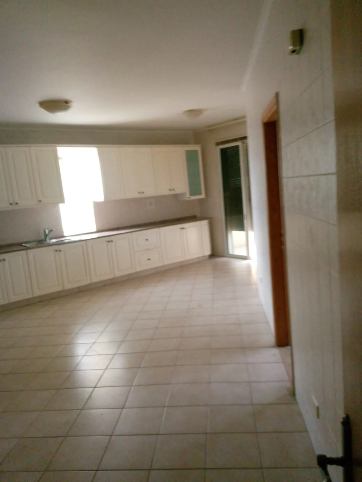 An Apartment With Sea And Mountain View For Sale In Adma — الصورة 8
