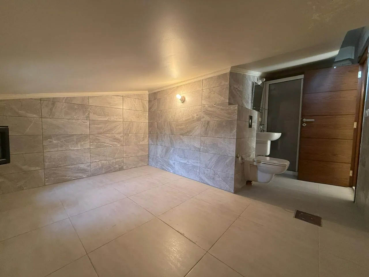 Duplex Apartment For Sale in A Brand New Building in Jbeil — الصورة 4