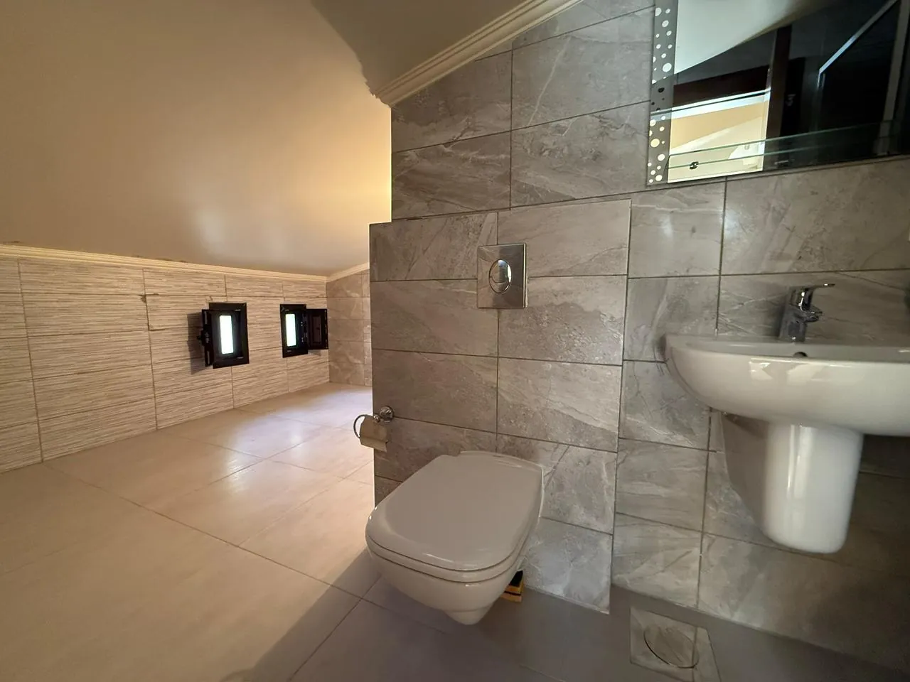 Duplex Apartment For Sale in A Brand New Building in Jbeil — الصورة 6