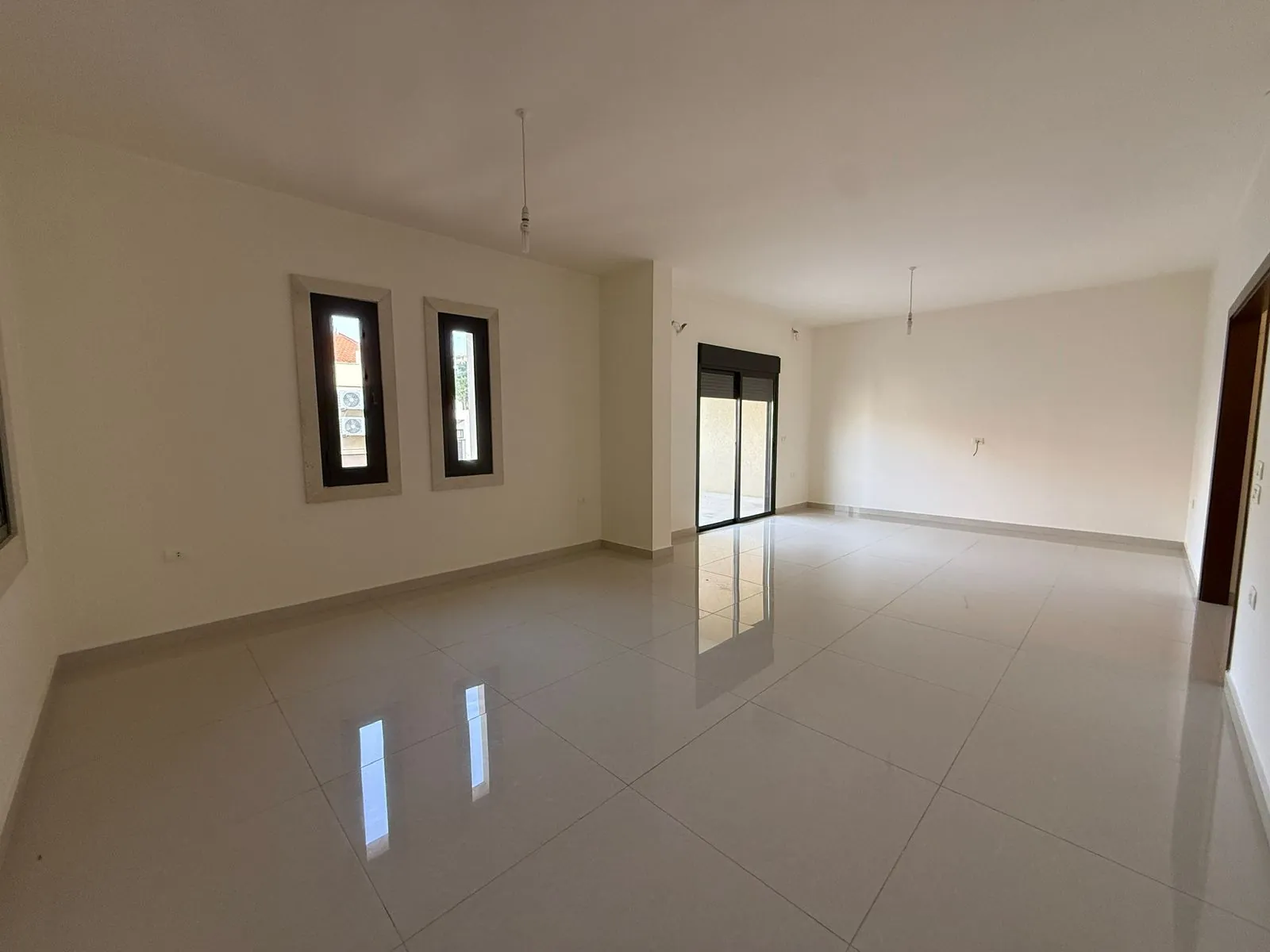 Duplex Apartment For Sale in A Brand New Building in Jbeil — الصورة 7