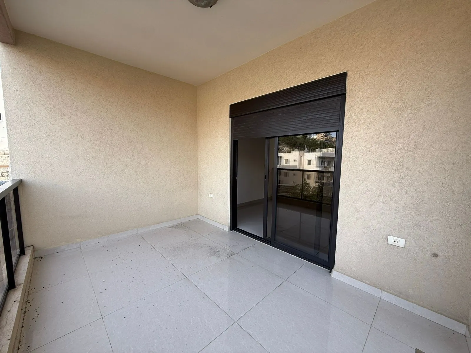 Duplex Apartment For Sale in A Brand New Building in Jbeil — الصورة 8
