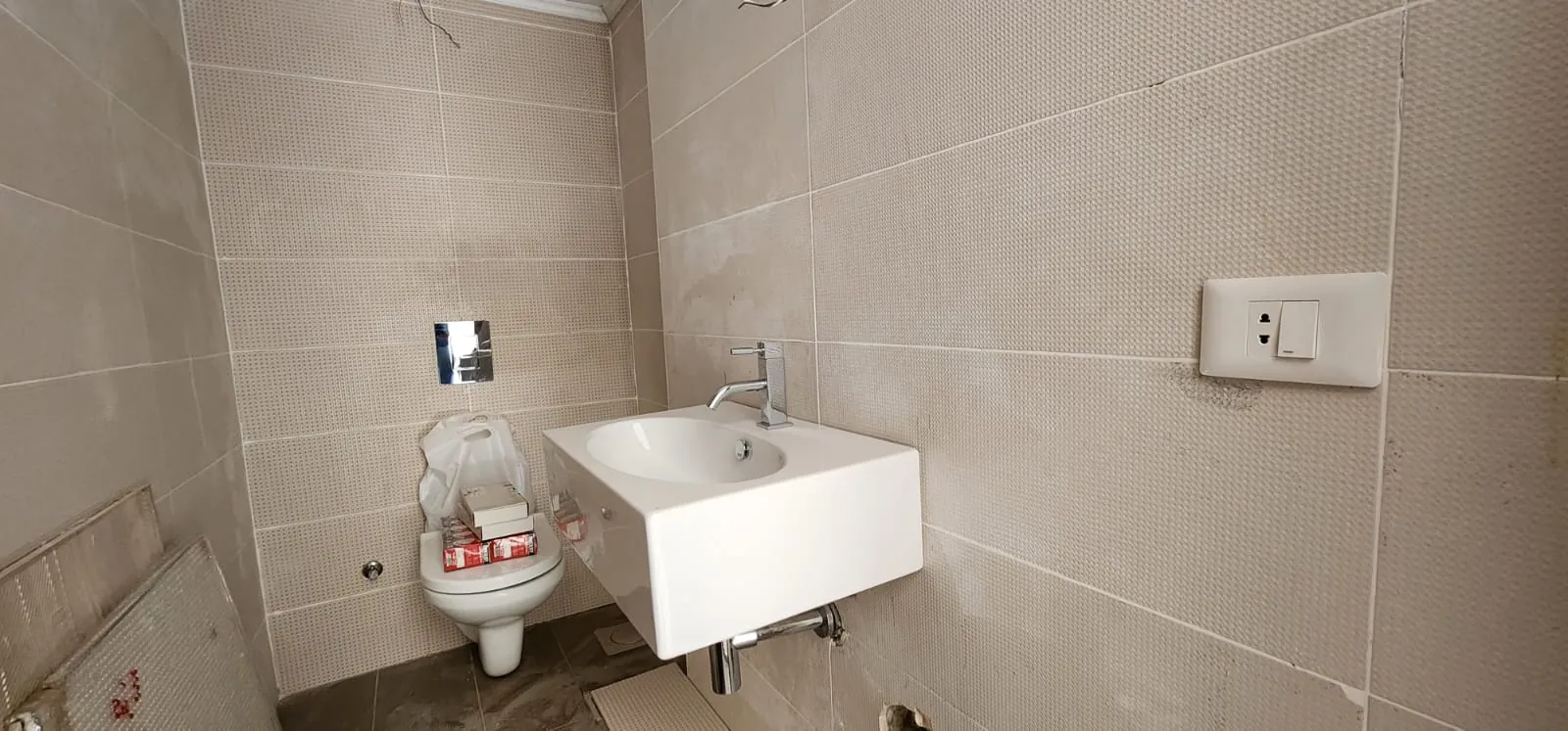 Semi-Attached Villa With Garden For Sale in Al Jamhour — الصورة 5