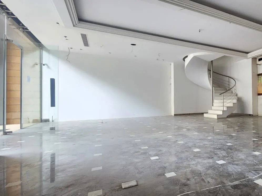 270 SQM Duplex Shop For Rent in Down Town