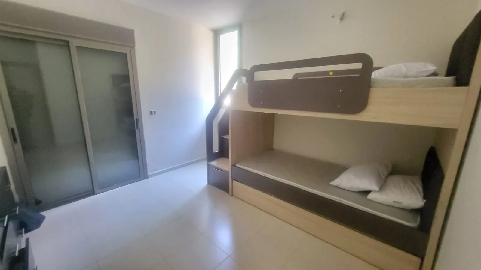 Fully Furnished Apartment For Rent in Ballouneh — الصورة 5